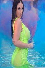 BrazzersExxtra – Angela White – Smoking Hot And Soaking Wet