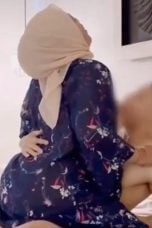 Bokep Percakapan Tante Jilbab Ngentot Sampai Becek Dengan Gigolo