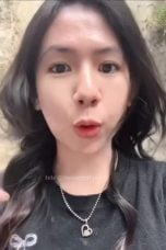 Miss Fifi Bikin Konten Dibelakang Rumah