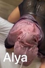 Tante Jilbab Suka Dikencingin, Pulangnya Harus Beli Jilbab Baru Katanya