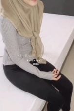 Istri Sedang Pergi Bapak Merayu Pembantu Jilbab