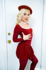 SisLovesMe 25 10 04 Sneaky Sex: My Dick In a Box Prank Got Me Laid! (Amber Maddie Family Stokes Debut)