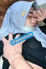 Jilbab Istri Tetangga Mau Diajak Ngentot Asal Dikasih Uang