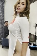 Full Momi Itha Godain Brondongnya Yang Lagi Sibuk Kerja