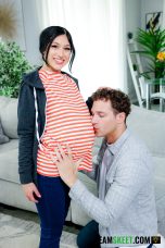 BreedingMaterial 25 11 29 Alexa Chains She Wants to Get Pregnant, So Her Stepbro’s Seed Should Do