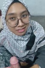 Bokep Percakapan Mahasiswa Jilbab Sepongin Cowoknya Sampe Crot Di Muka