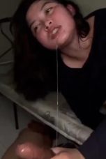 Disepongin Cindo Sampe Mentok Tenggorokan Masih Juga Minta Memek