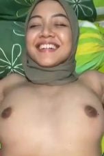Jilbab Pertama Kali Ngentot Enak Katanya