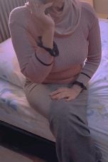 Drama Istri Jilbab Ngentot Di Hotel Dengan Gigolo Sambil Telepon Suaminya