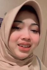 Pesona Jilbab Jawa Toketnya Bikin Sange Banget