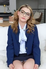 SisLovesMe 26 05 16 Miley Miles “I Need to Jerk Someone Off Through Their Underwear.” Content Creator Secrets (Miley Miles Debut)