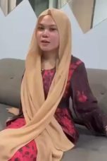 Jilbab Cantik Pasrah Dientot Di Sofa