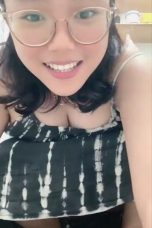 Lagi Ada Tamu Amanda Malah Ngentot Di Kamar Sama Keponakannya